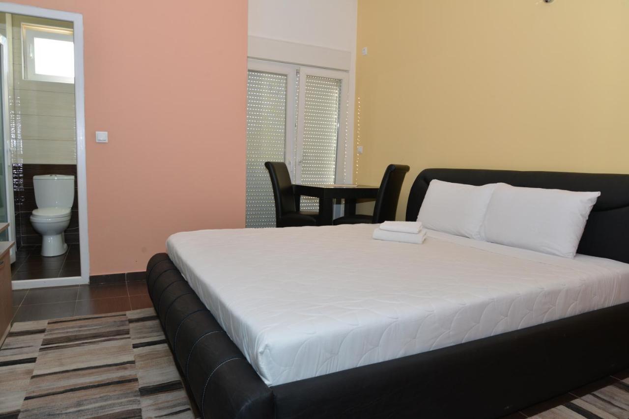Hotel Konstantin Laplje Selo Dış mekan fotoğraf
