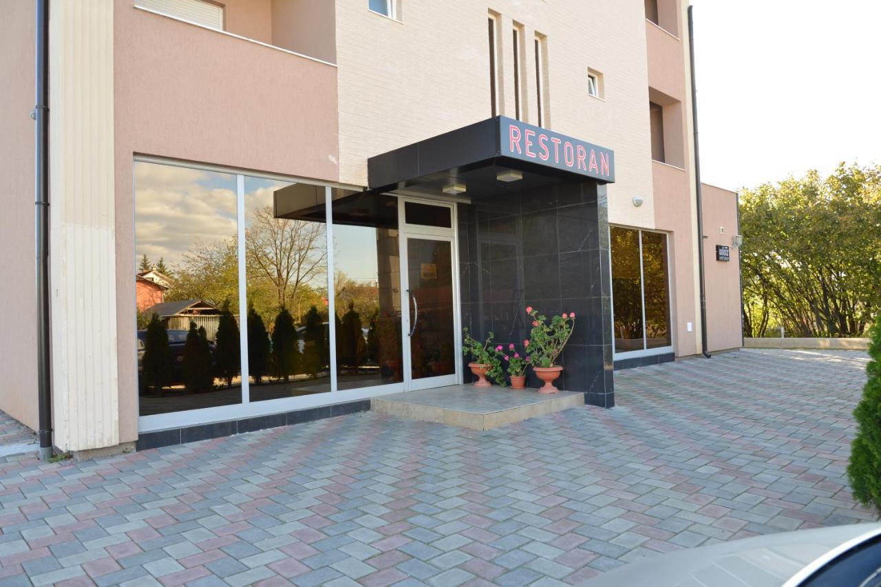 Hotel Konstantin Laplje Selo Dış mekan fotoğraf